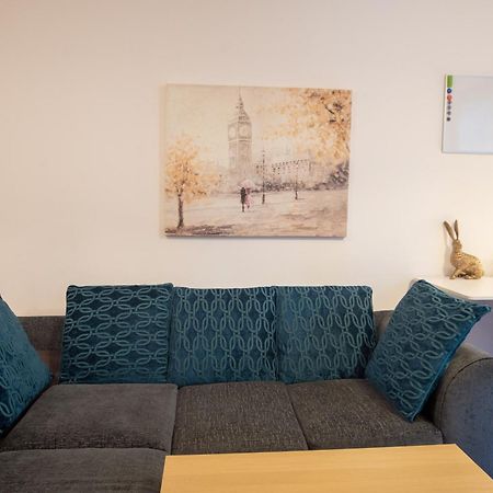 Spacious 1 Bed Apartment With Workspace, Coffee & Free Secure Parking Birmingham Eksteriør billede