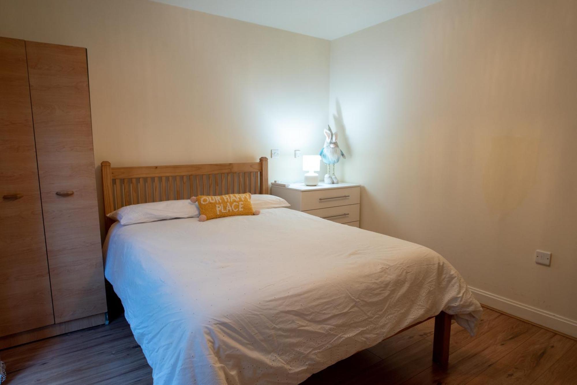 Spacious 1 Bed Apartment With Workspace, Coffee & Free Secure Parking Birmingham Eksteriør billede