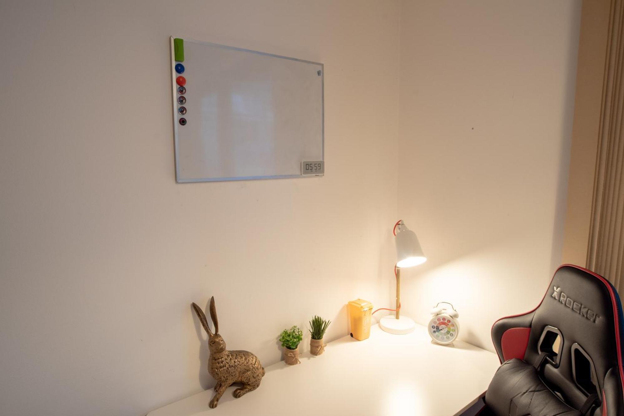 Spacious 1 Bed Apartment With Workspace, Coffee & Free Secure Parking Birmingham Eksteriør billede