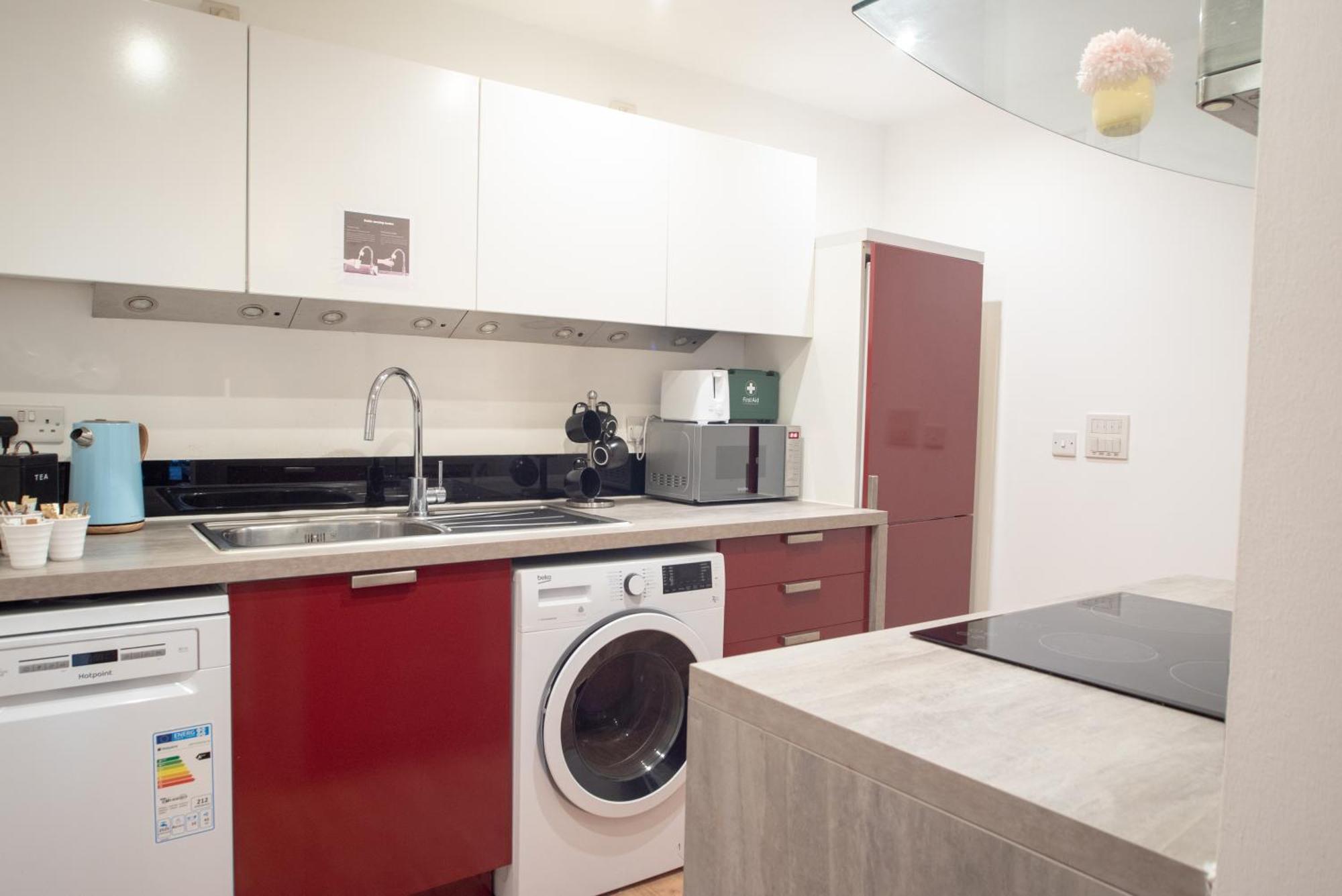 Spacious 1 Bed Apartment With Workspace, Coffee & Free Secure Parking Birmingham Eksteriør billede