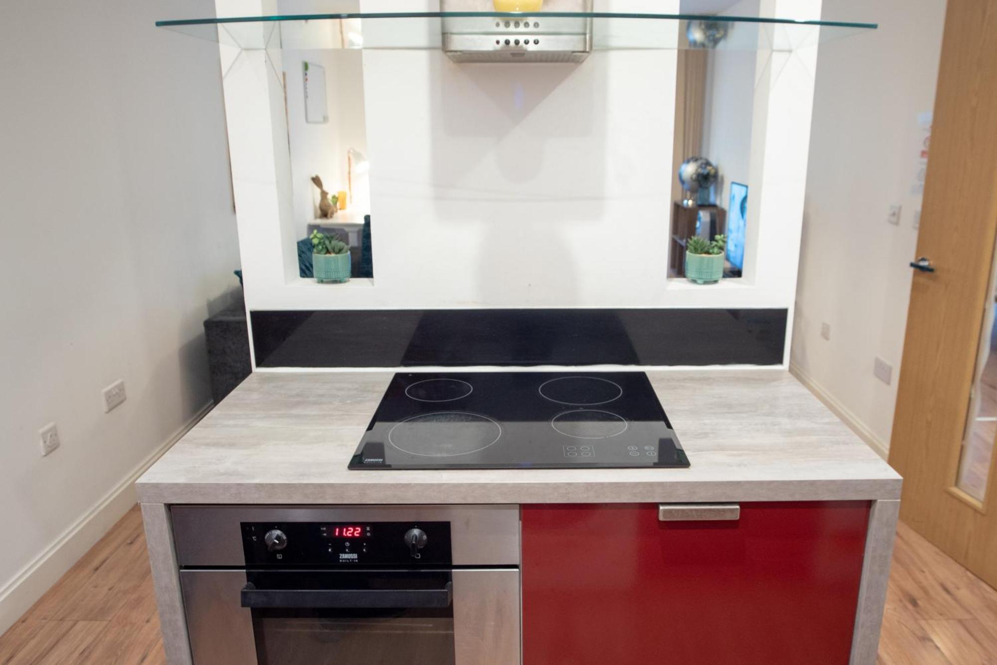 Spacious 1 Bed Apartment With Workspace, Coffee & Free Secure Parking Birmingham Eksteriør billede